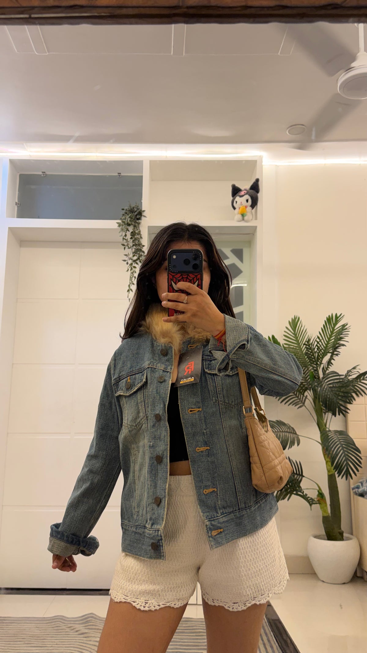 39 Denim Jacket ( removable fur) upto bust 34/l:20