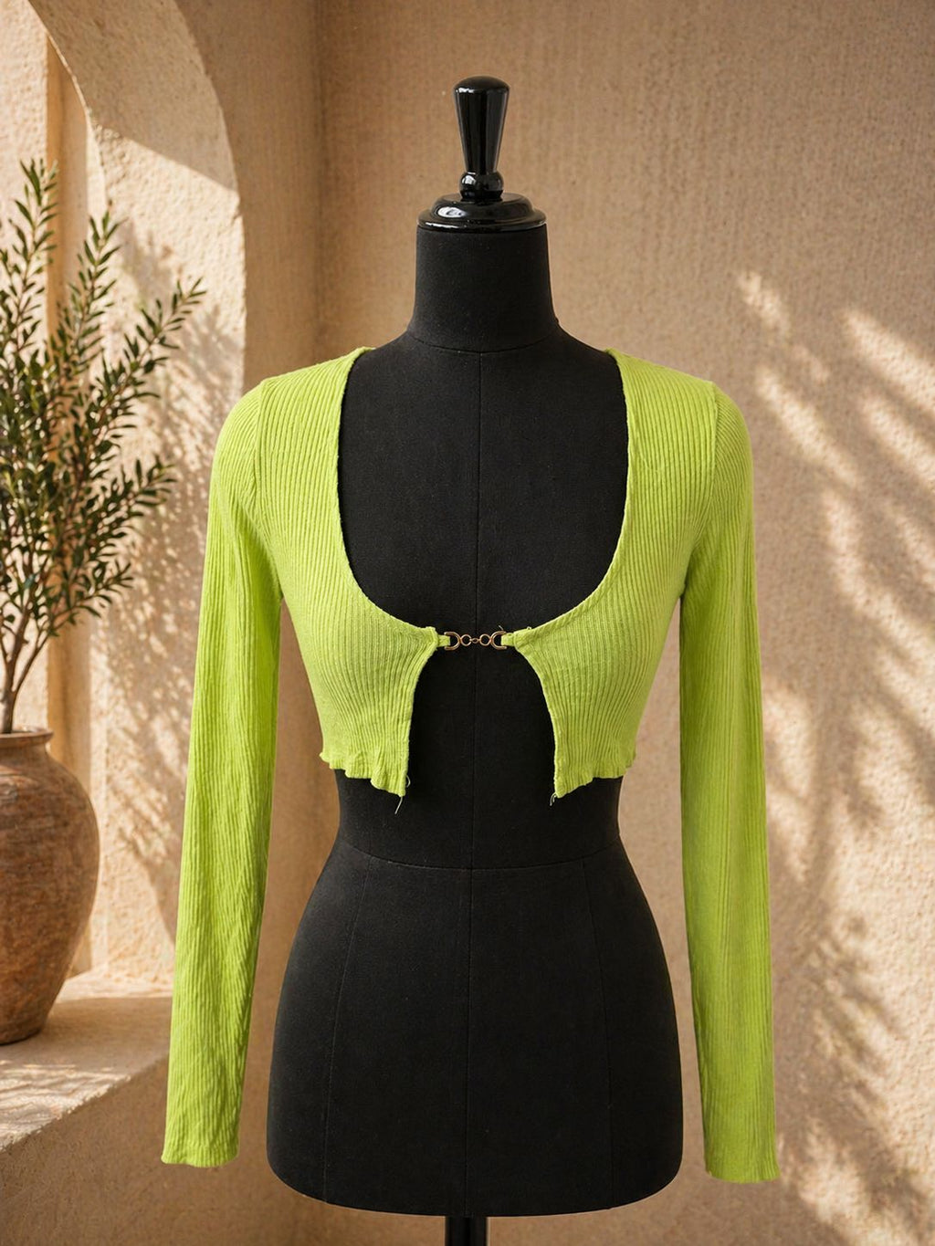 Cute top 28-32 bust
