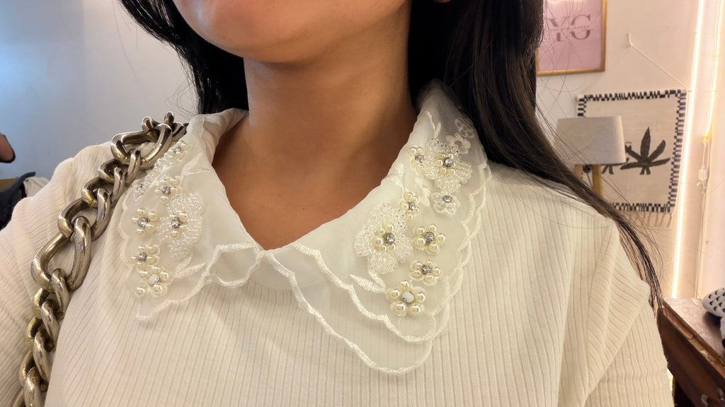 104 summer top 32-35  bust beautiful collar