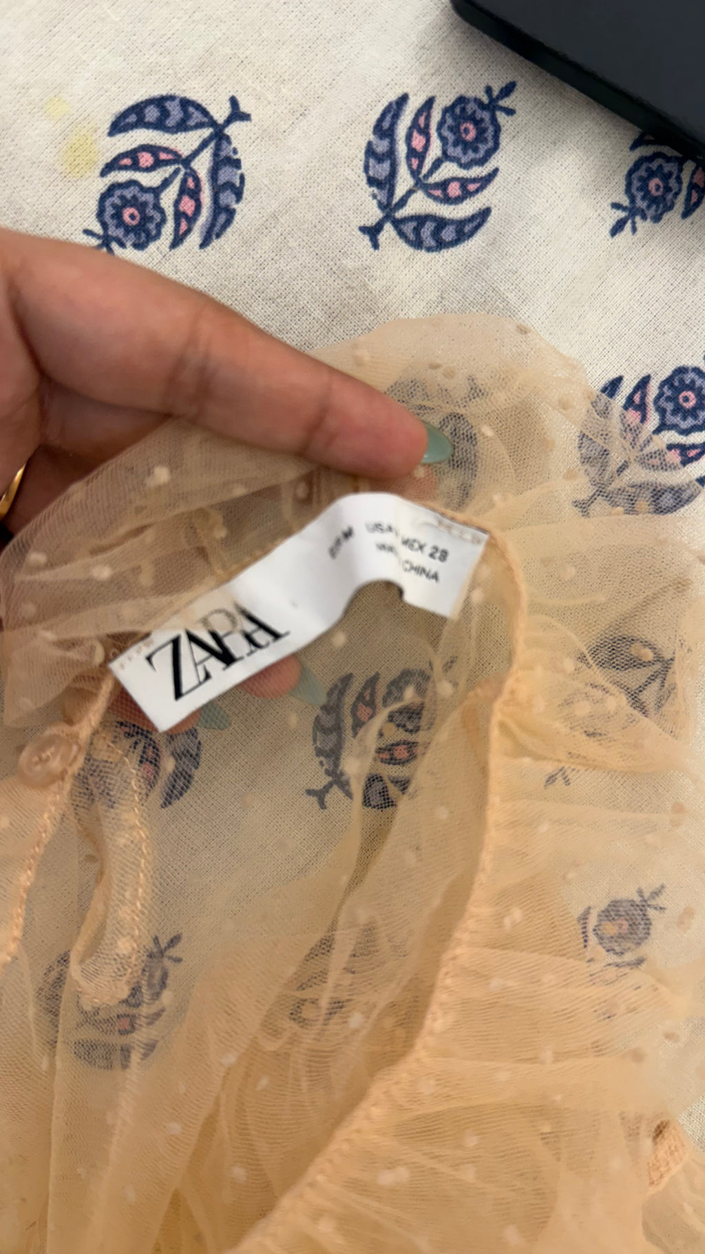 83 zara mesh top Size M