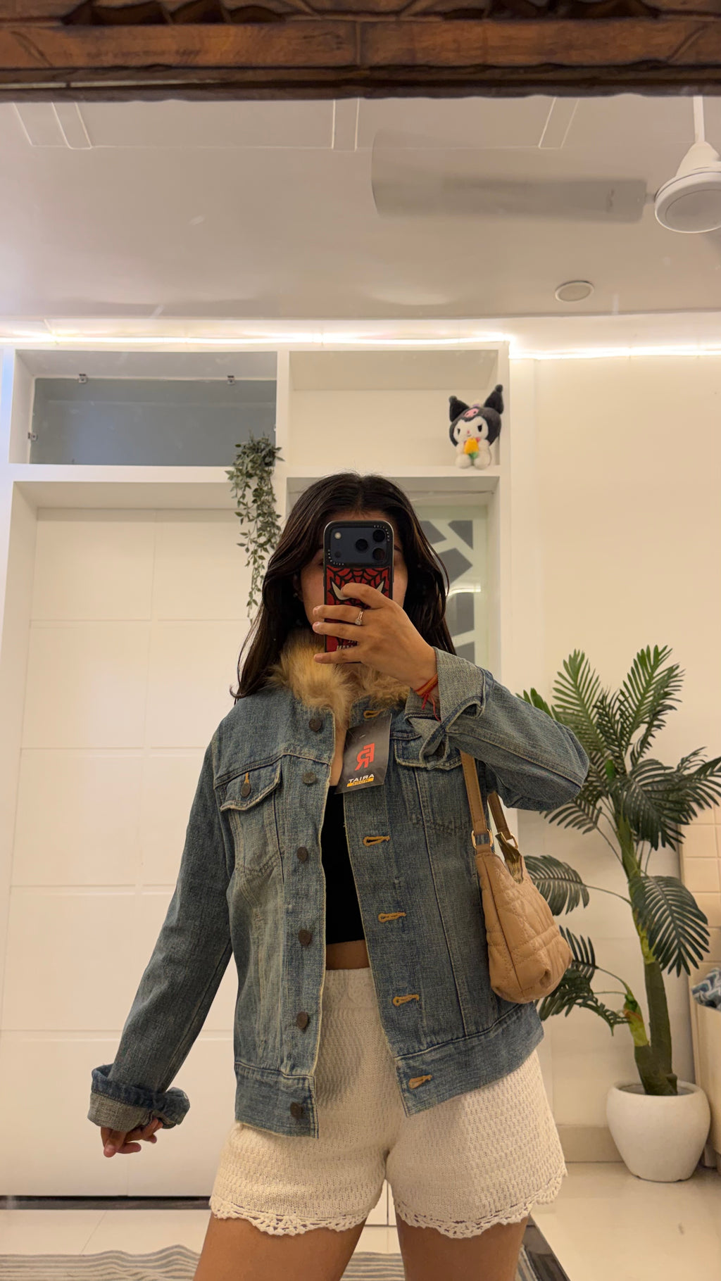 39 Denim Jacket ( removable fur) upto bust 34/l:20