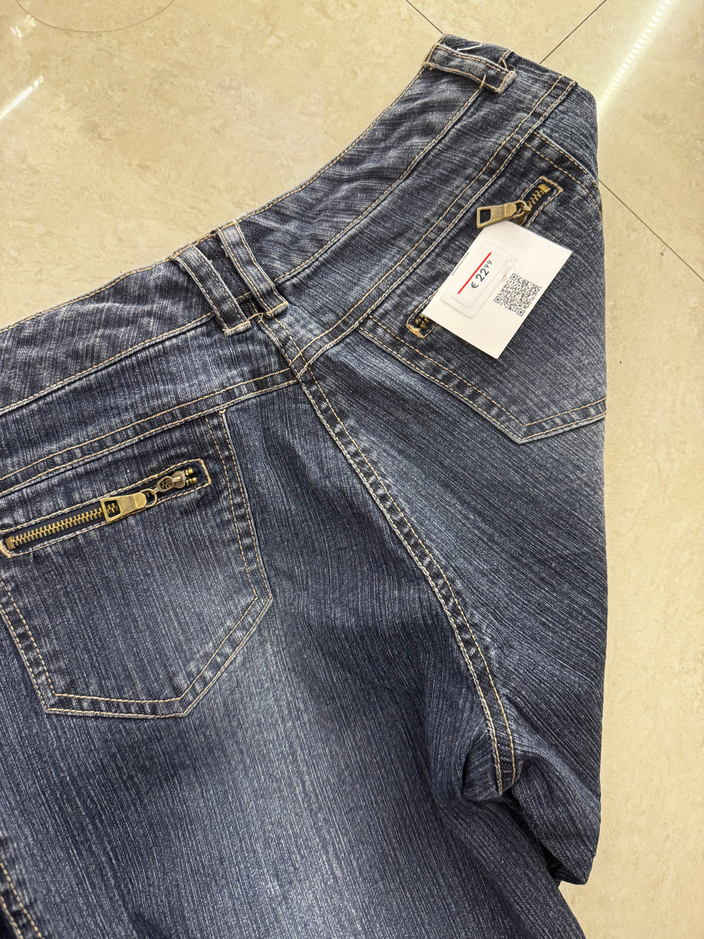 7) Vintage jeans waist:32/l:41/inceam:9/hips:38
