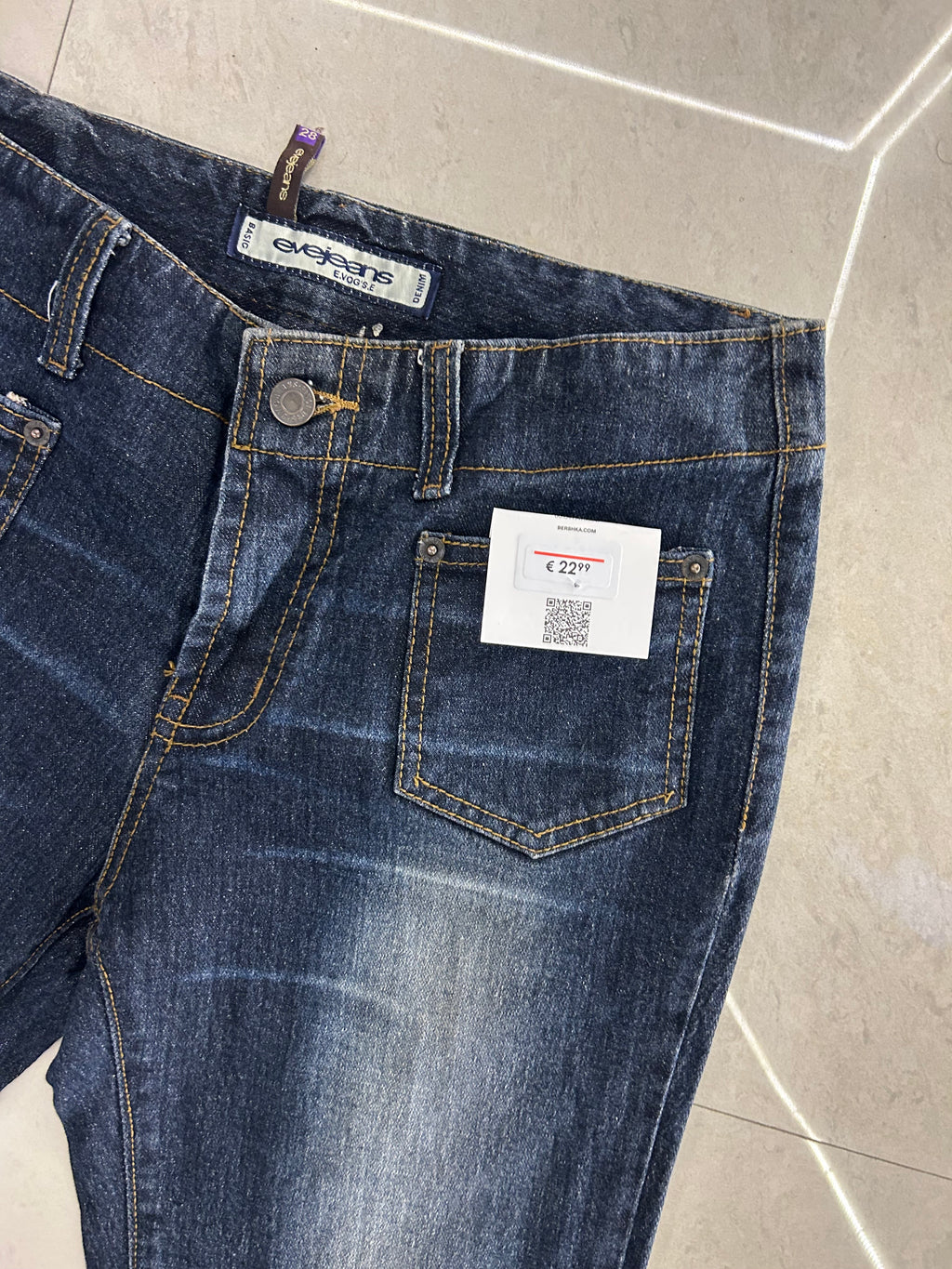 28) Vintage jeans waist:30/l:42/inceam:10/hips:35