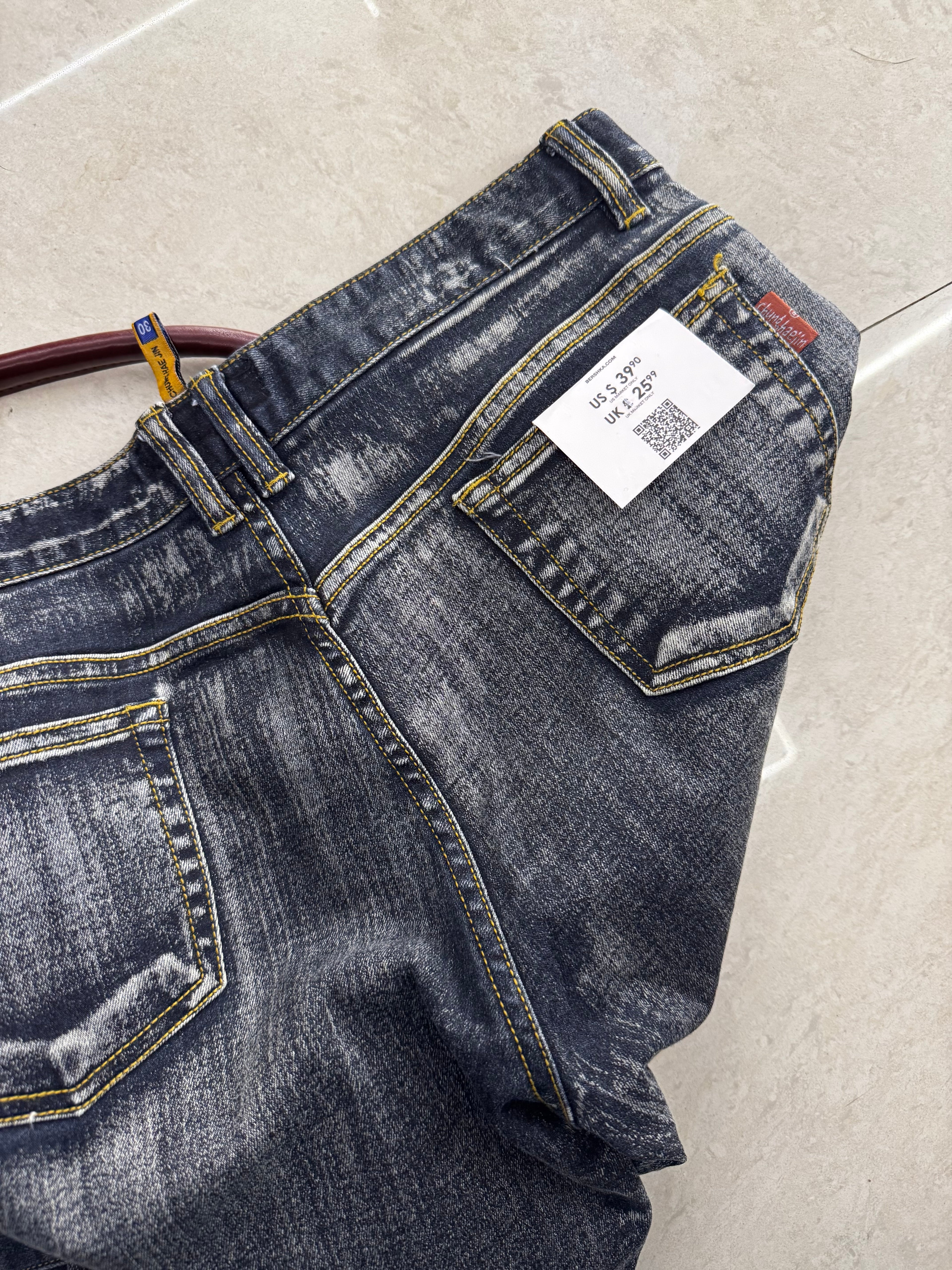 1) Vintage jeans waist:32/l:37/inceam:10/hips:38