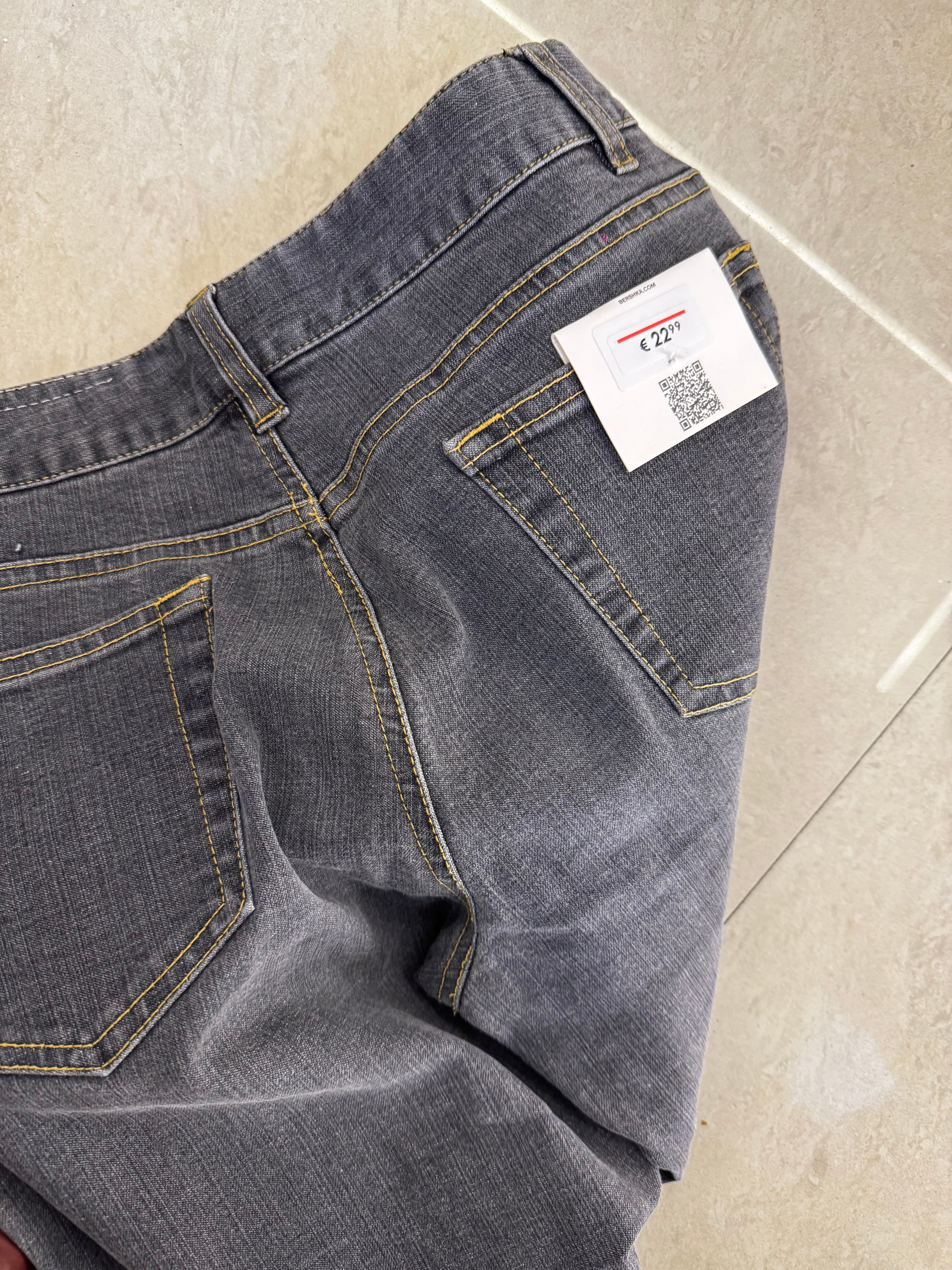 12) Vintage jeans waist:26/l:37/inceam:9/hips:34