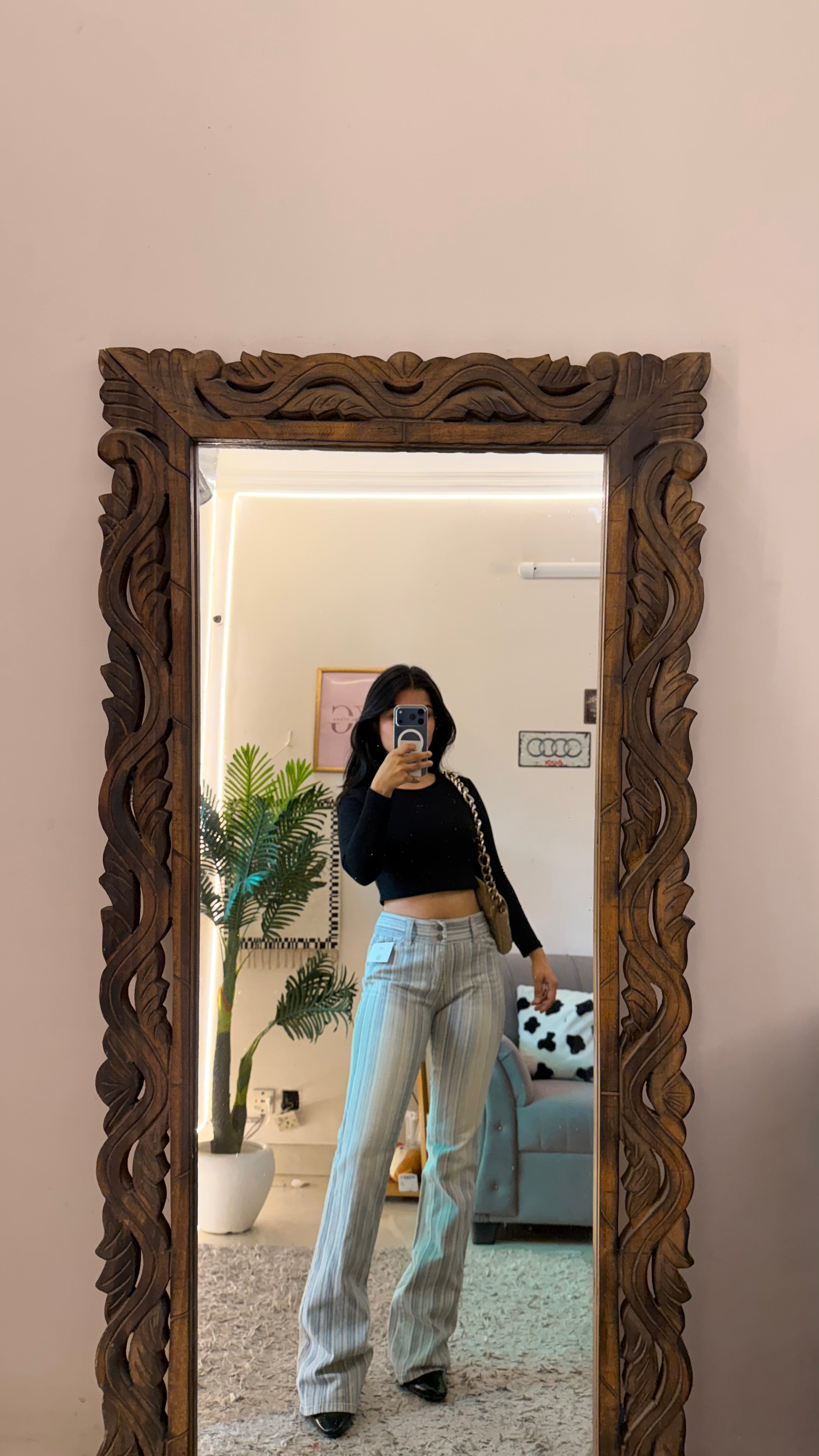 37 Vintage Jeans W28/L40/Hips34/Thighs22/Rise9