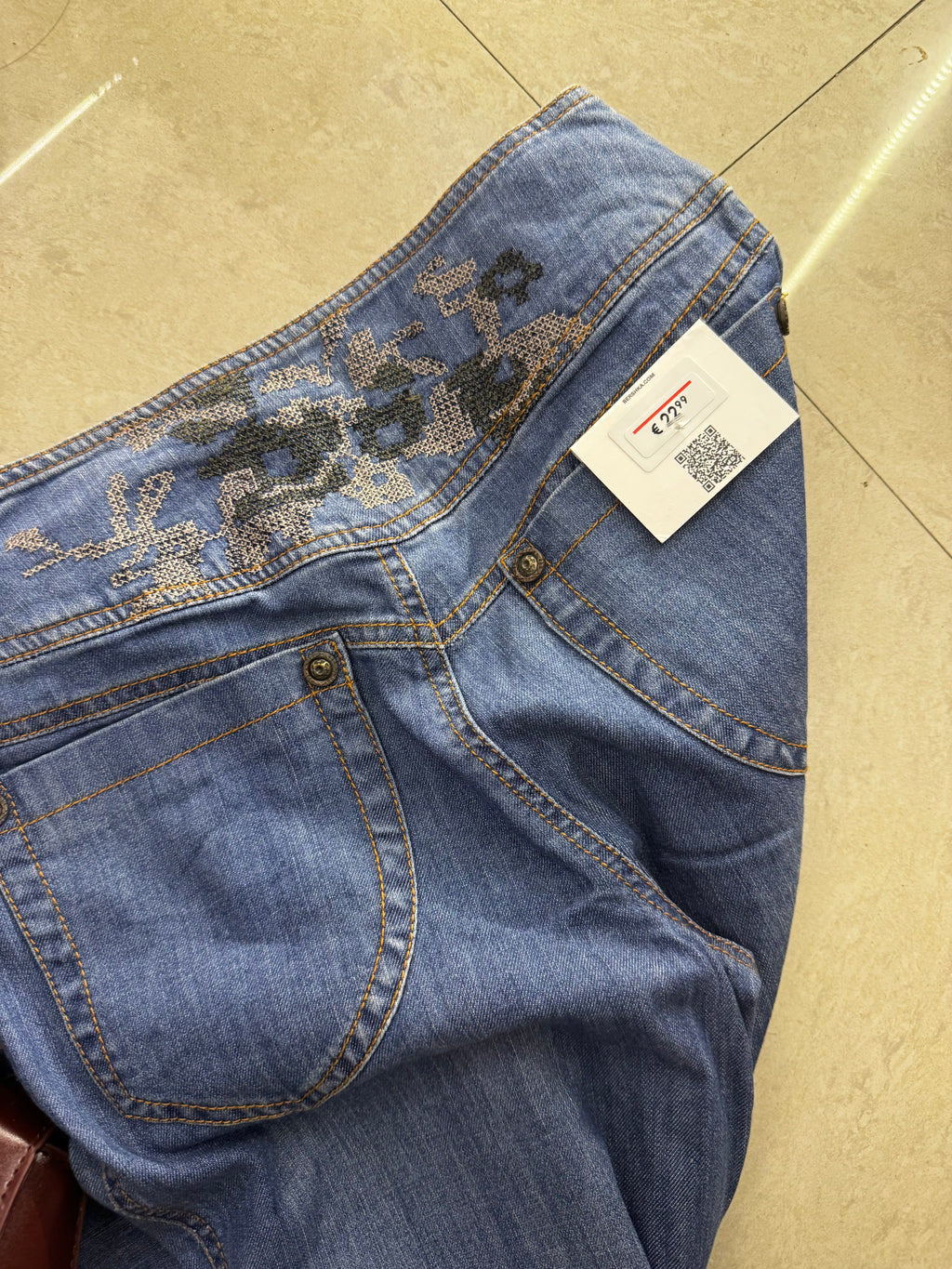 8) Vintage Jeans waist:26/l:38/inceam:9/hips:34