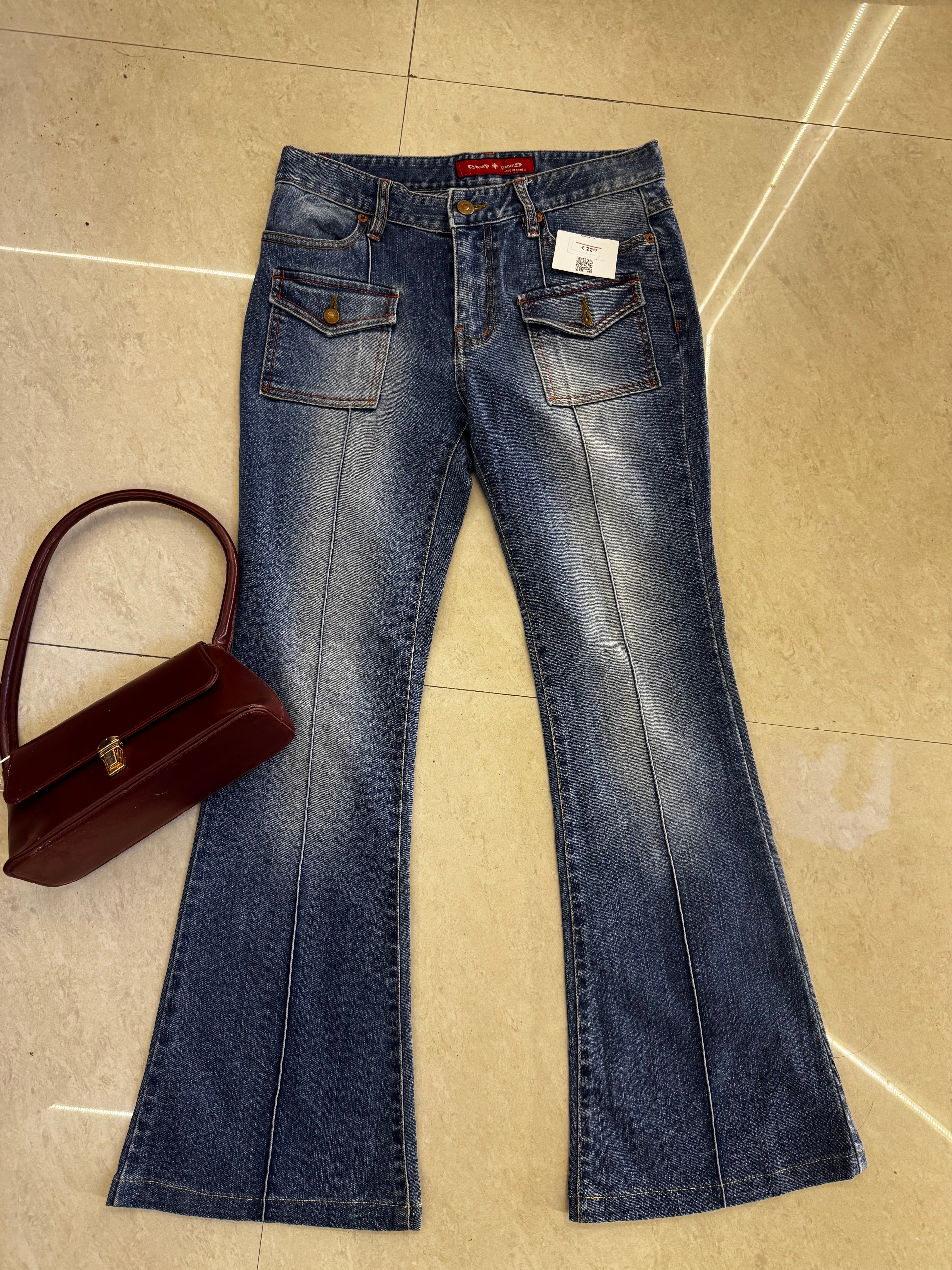 10) Vintage jeans 30 waist/l:38/highwaist:10/hips 34-35