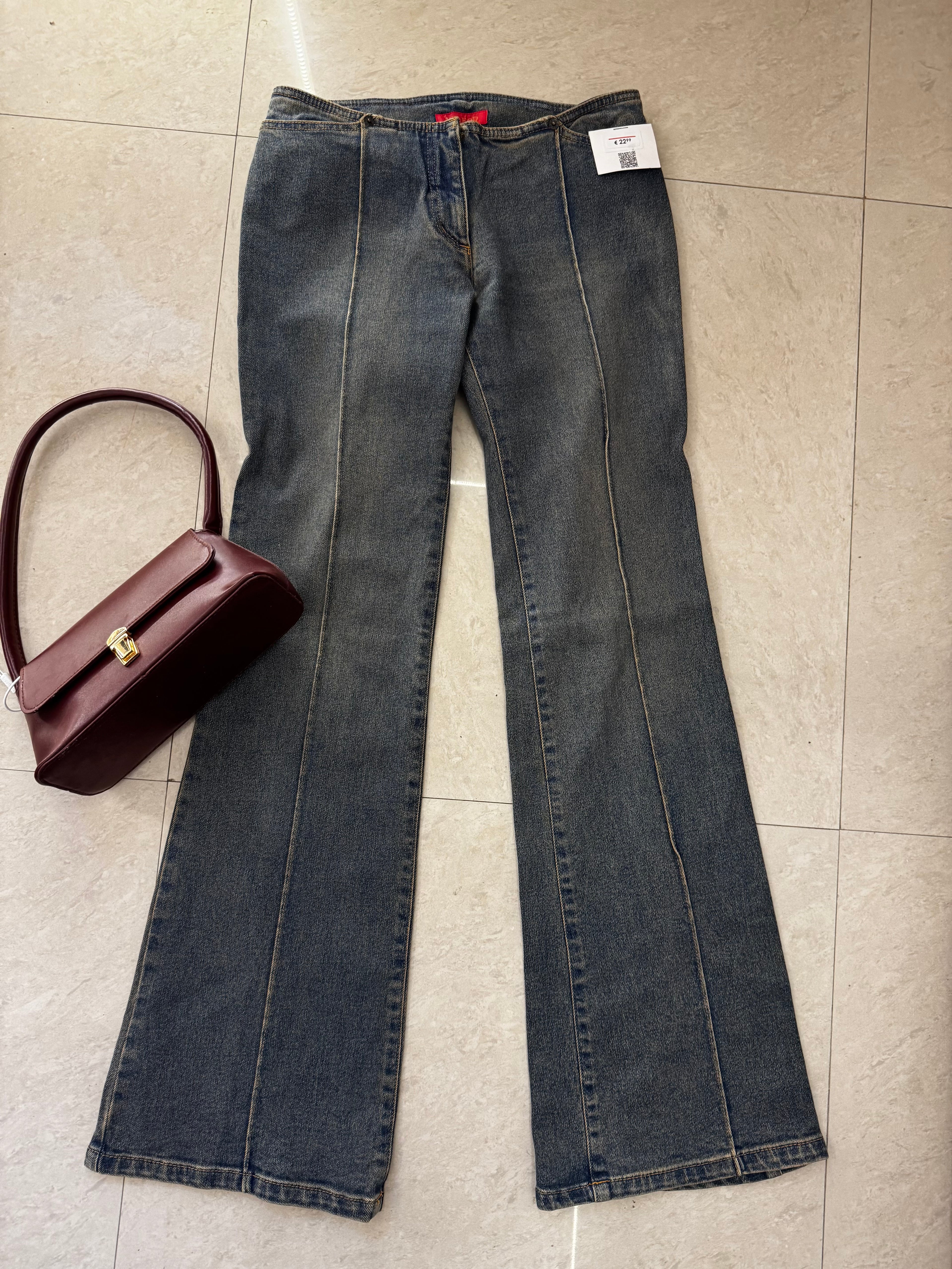 3) Vintage Jeans waist:27/l:38/inceam:9/hips:34