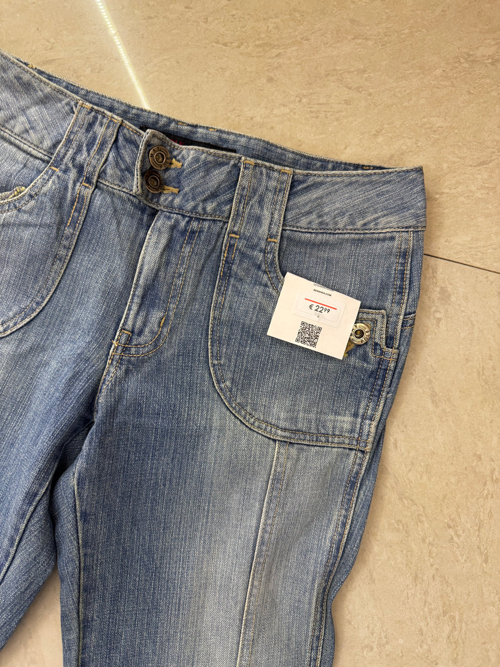 2) Vintage jeans waist:28/l:38/inceam:9/hips:34