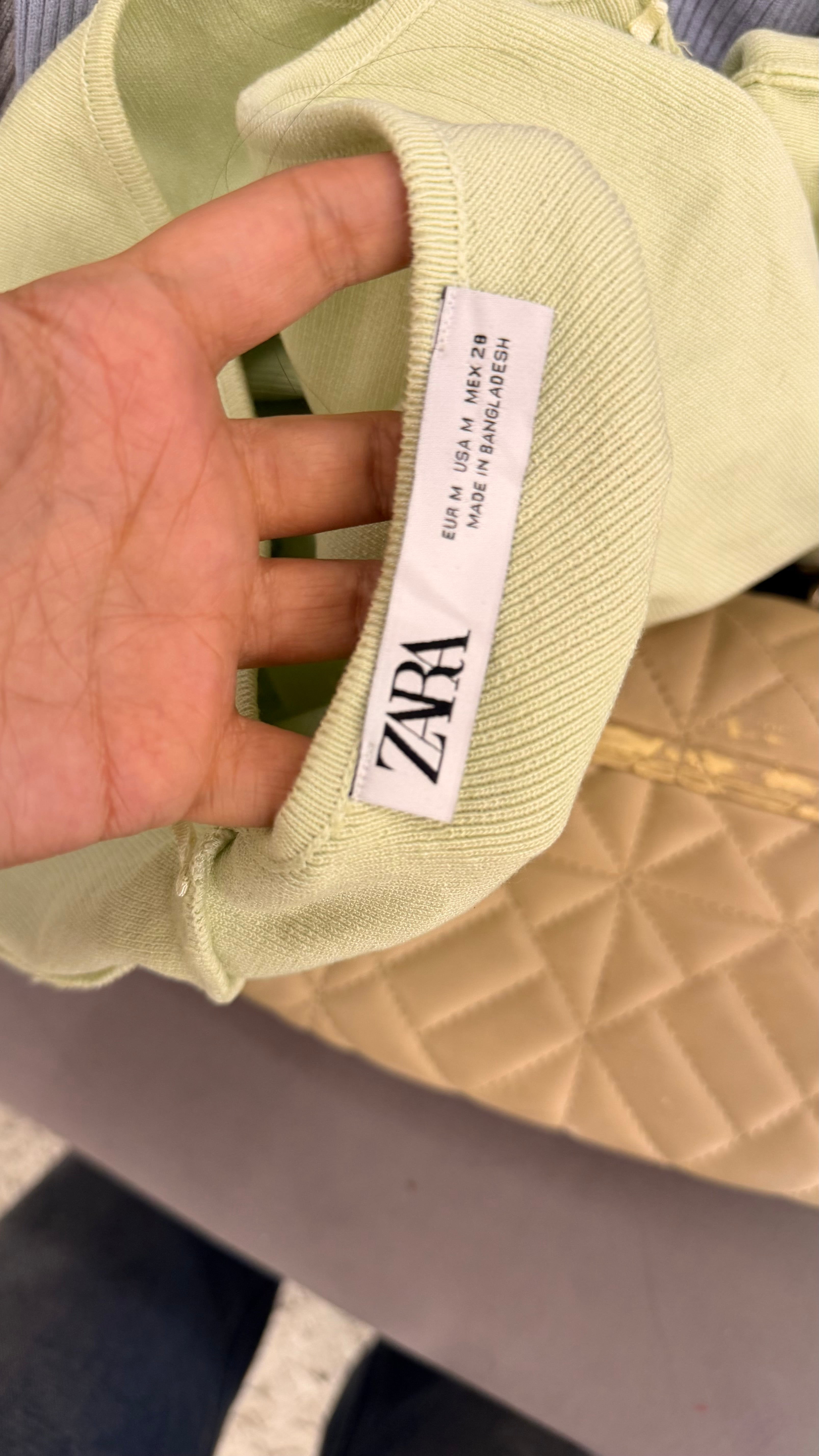 109 cute Zara top M