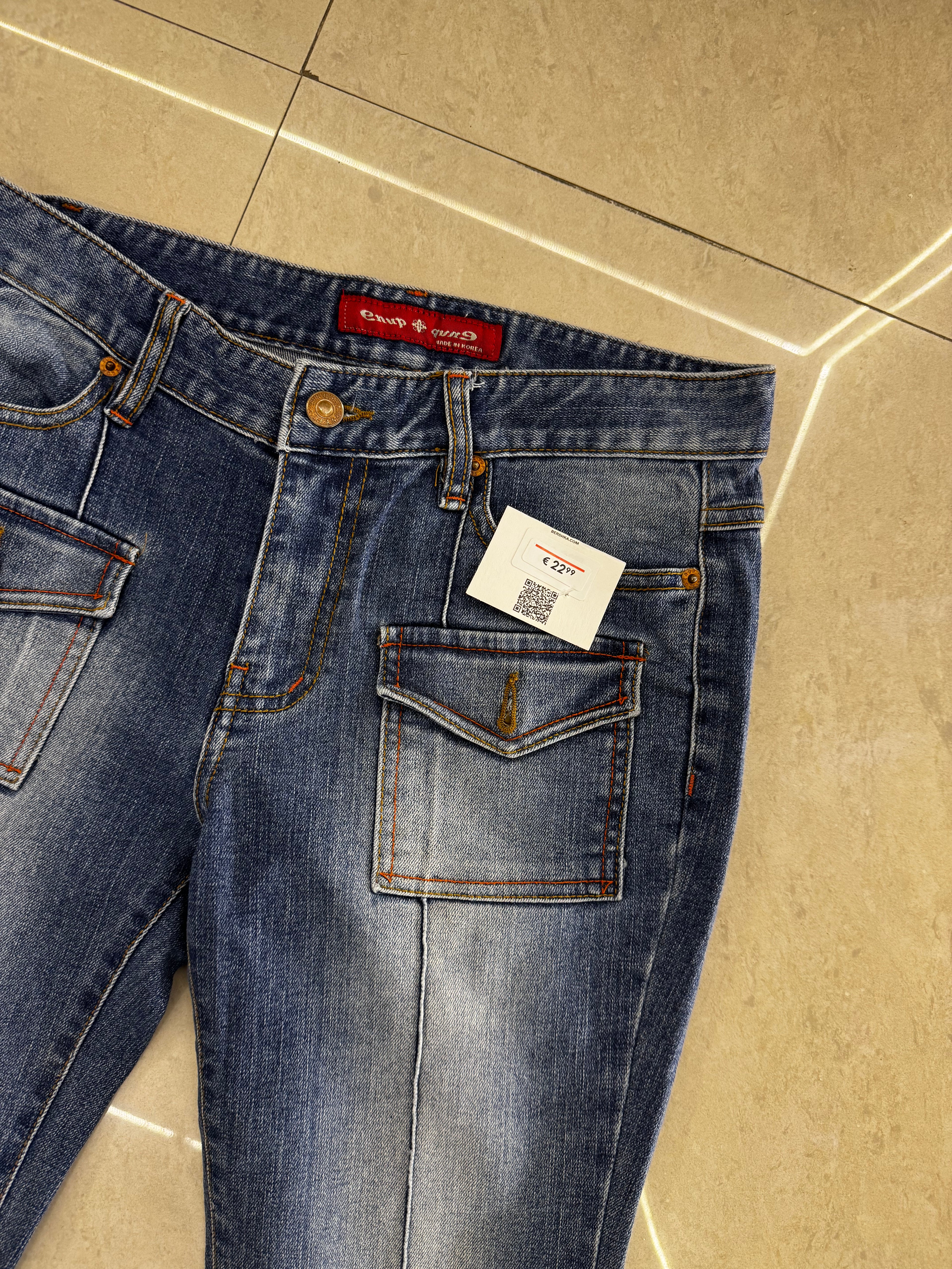 10) Vintage jeans 30 waist/l:38/highwaist:10/hips 34-35