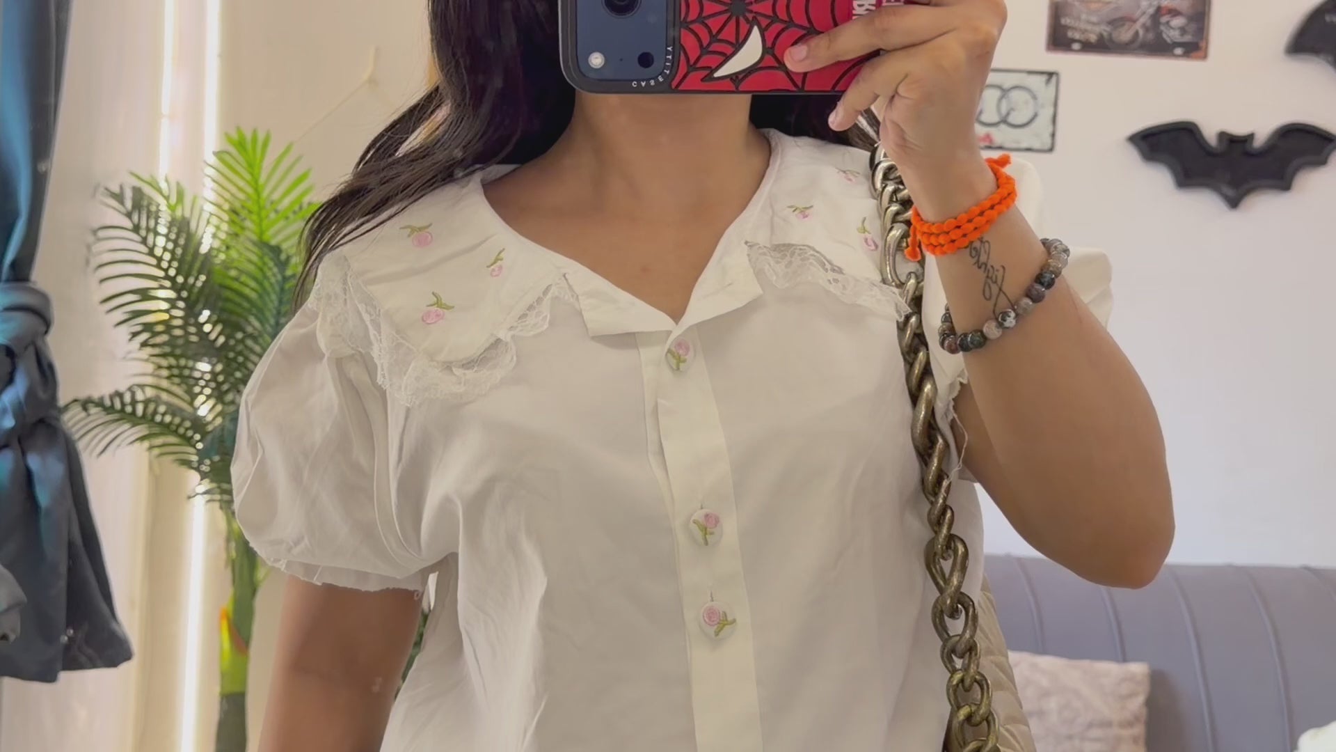 87 cute rose shirt  size S