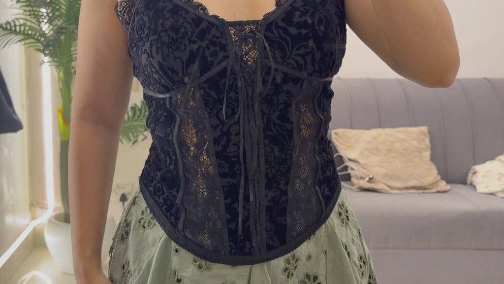 9 cute velvet corset top 28-32 bust ( close up video)